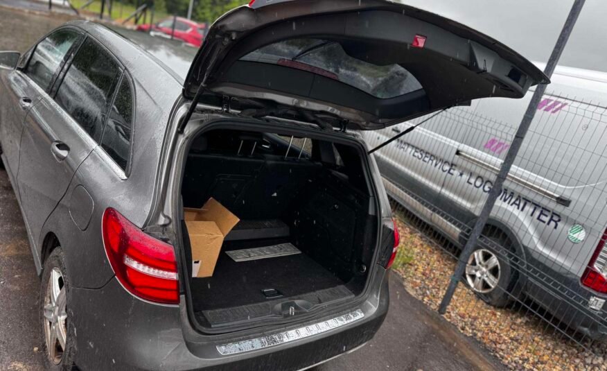 Mercedes-Benz B180