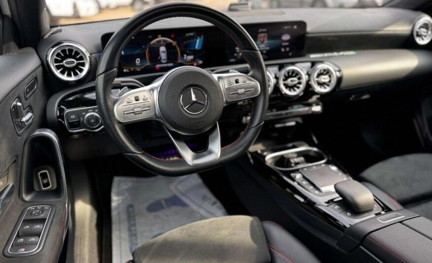 Mercedes-Benz A35 AMG
