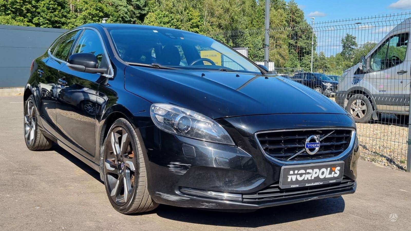 Volvo V40