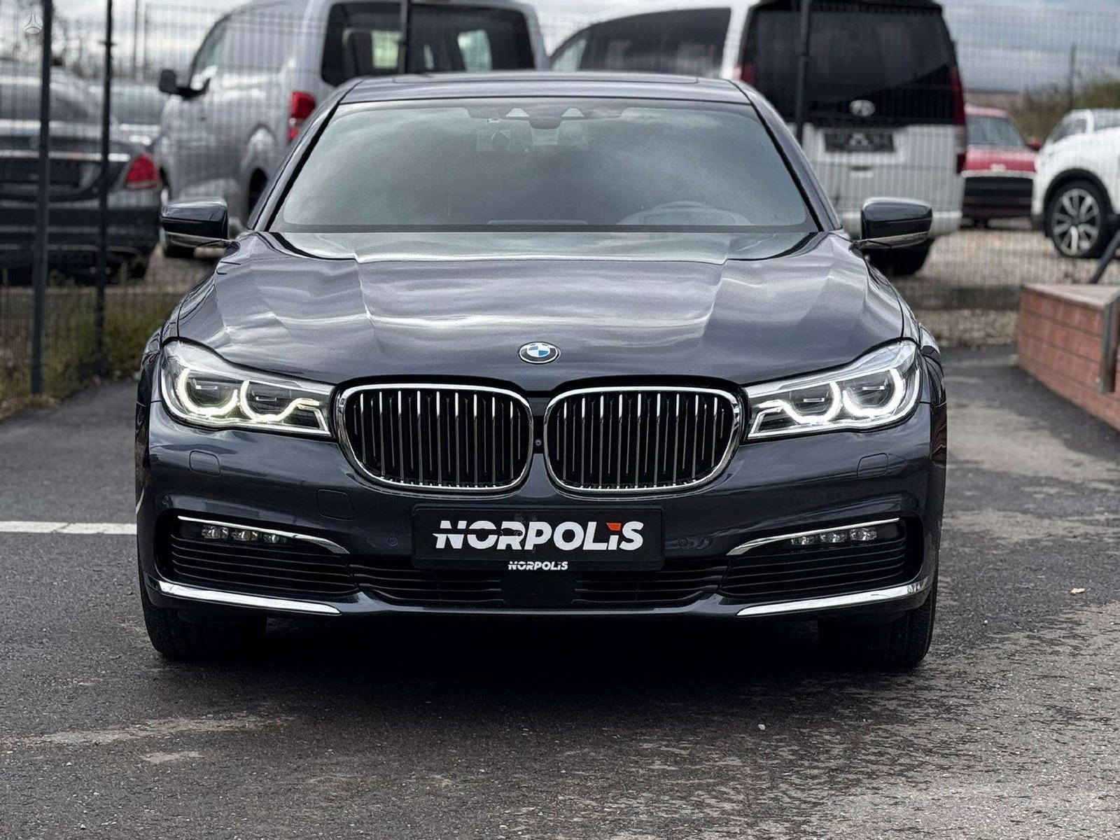 BMW 730