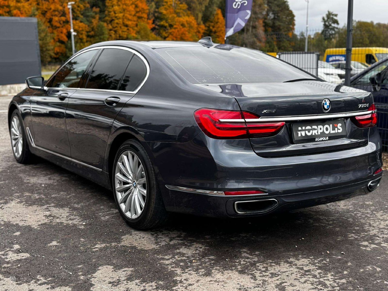 BMW 730