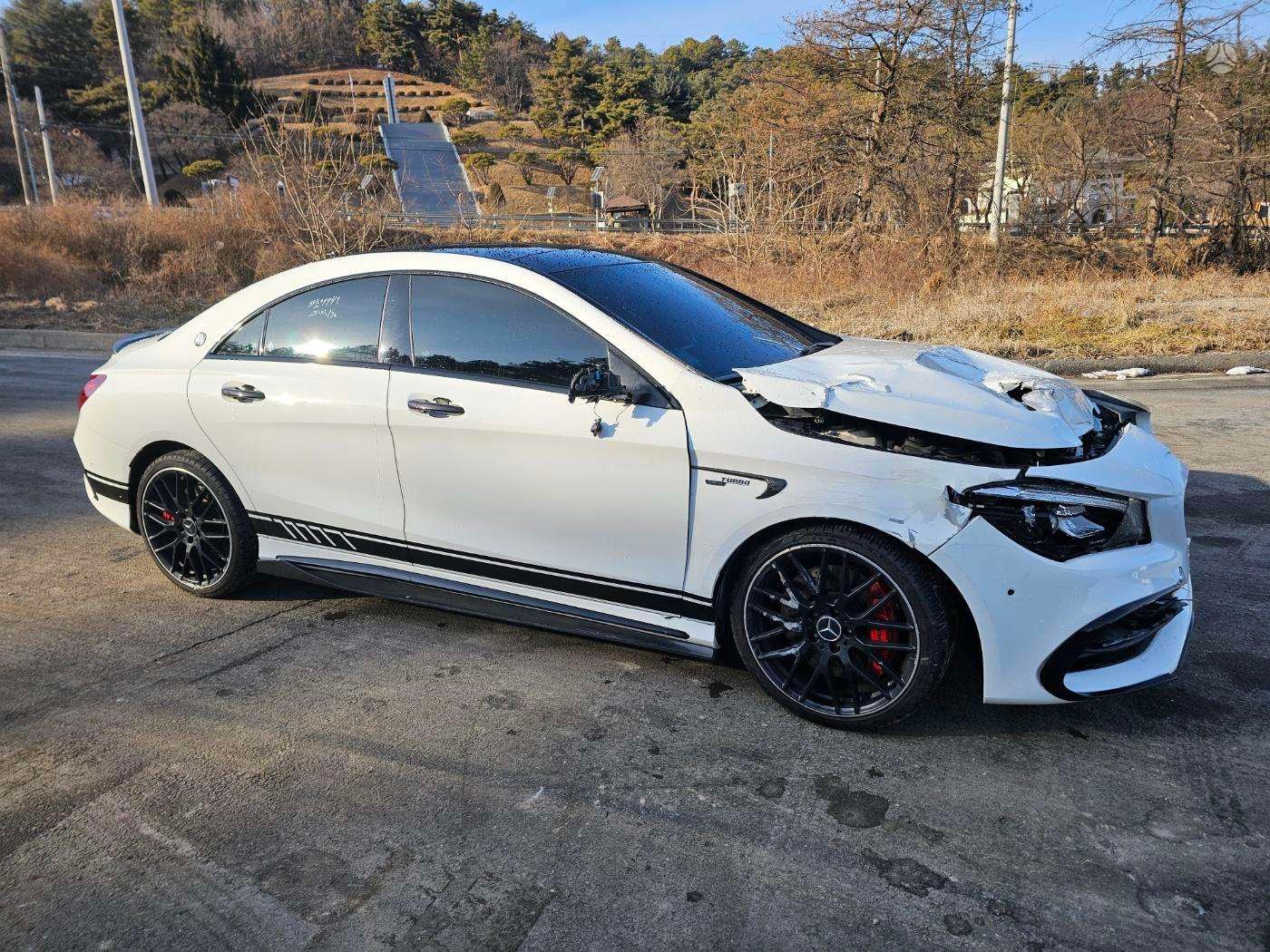 Mercedes-Benz CLA45 AMG