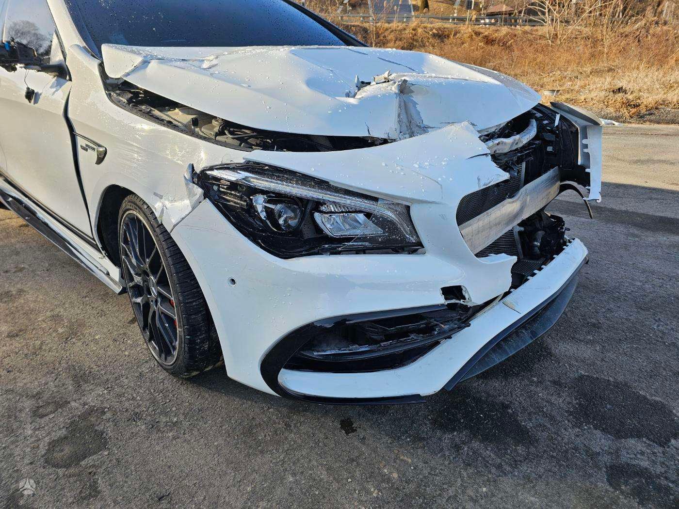 Mercedes-Benz CLA45 AMG