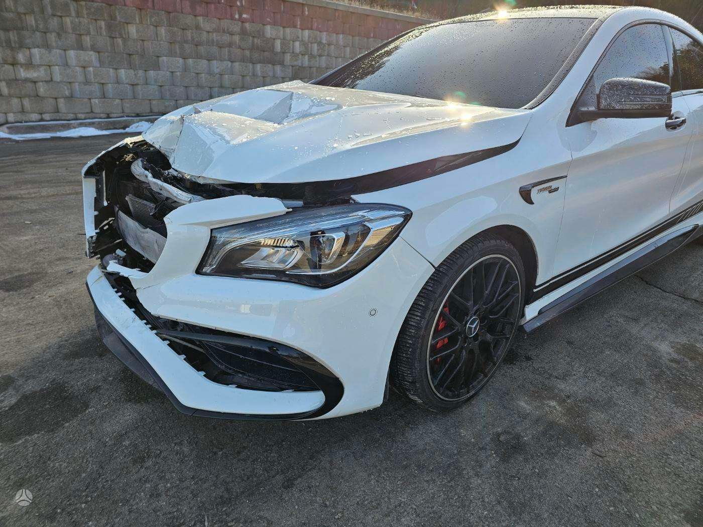 Mercedes-Benz CLA45 AMG