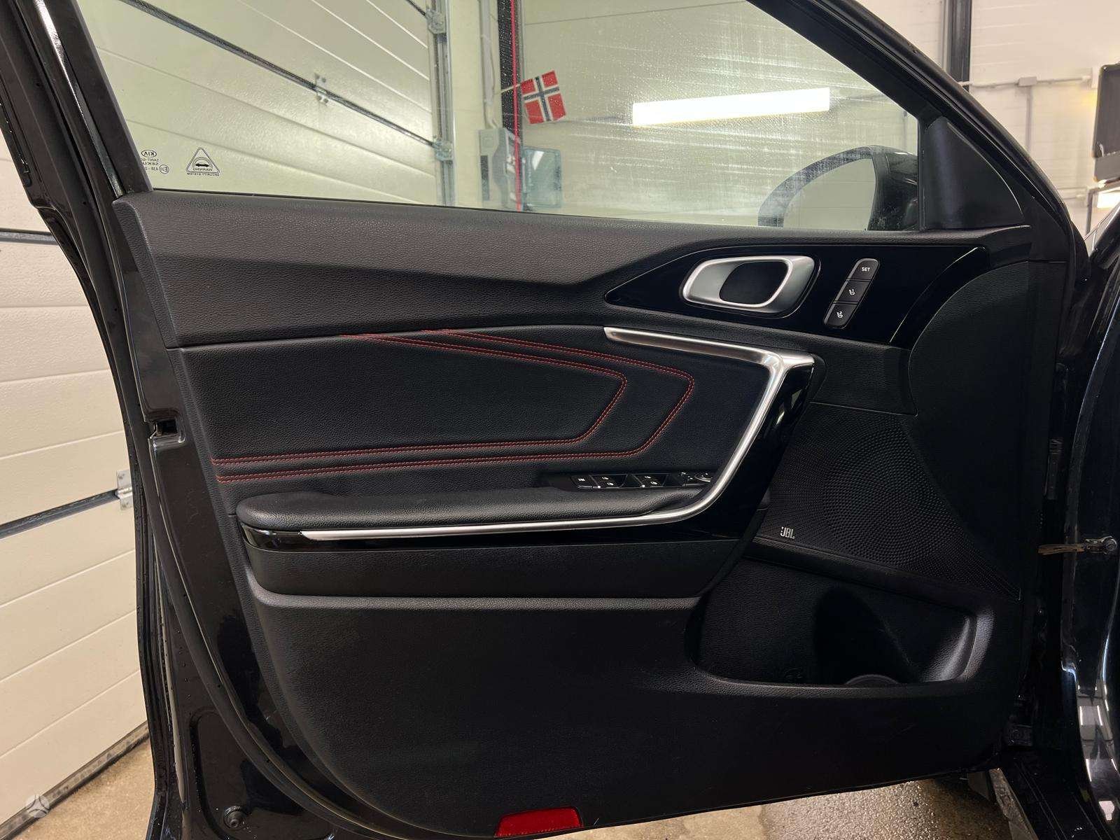 Kia ProCeed