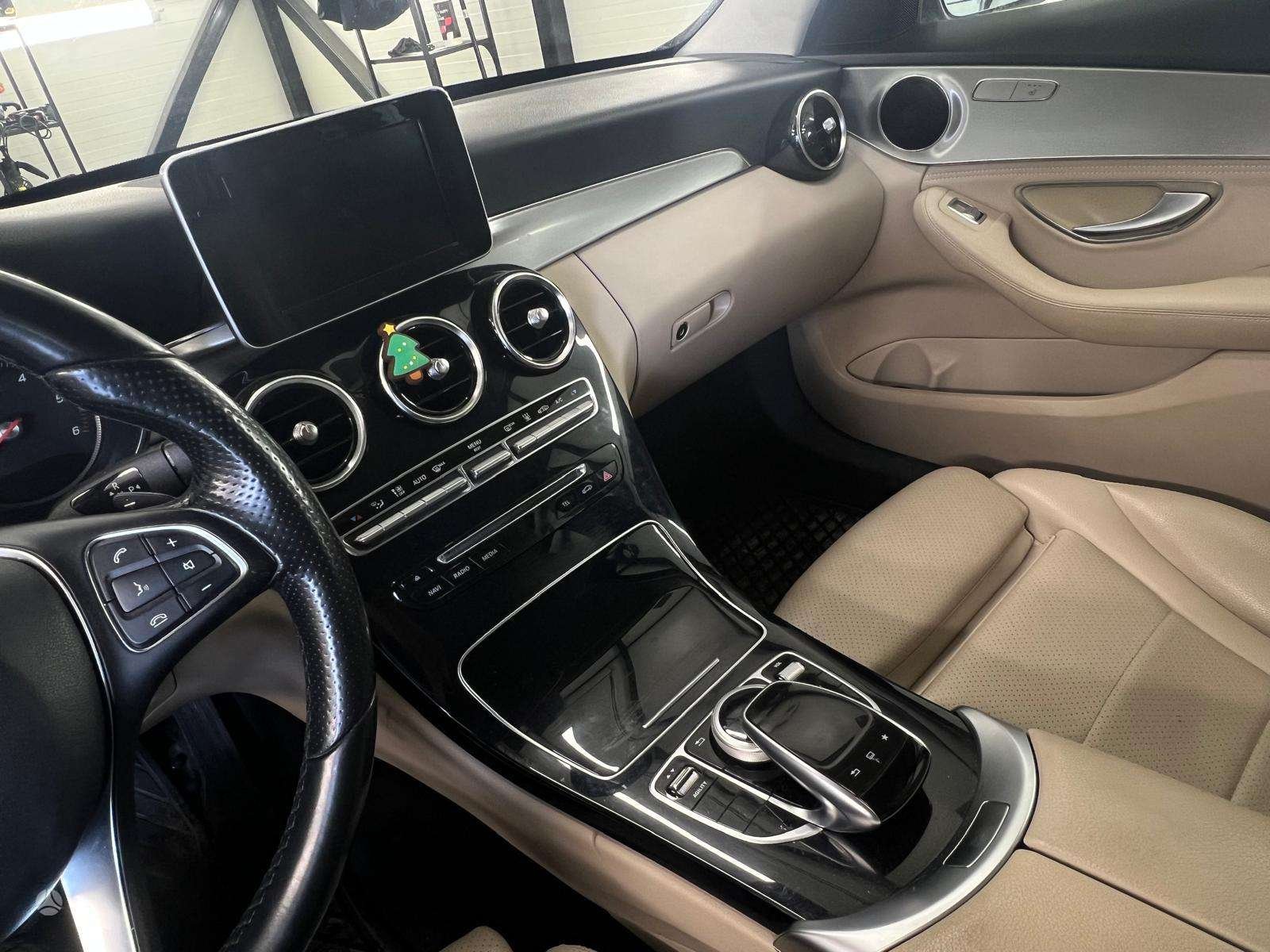 Mercedes-Benz C250