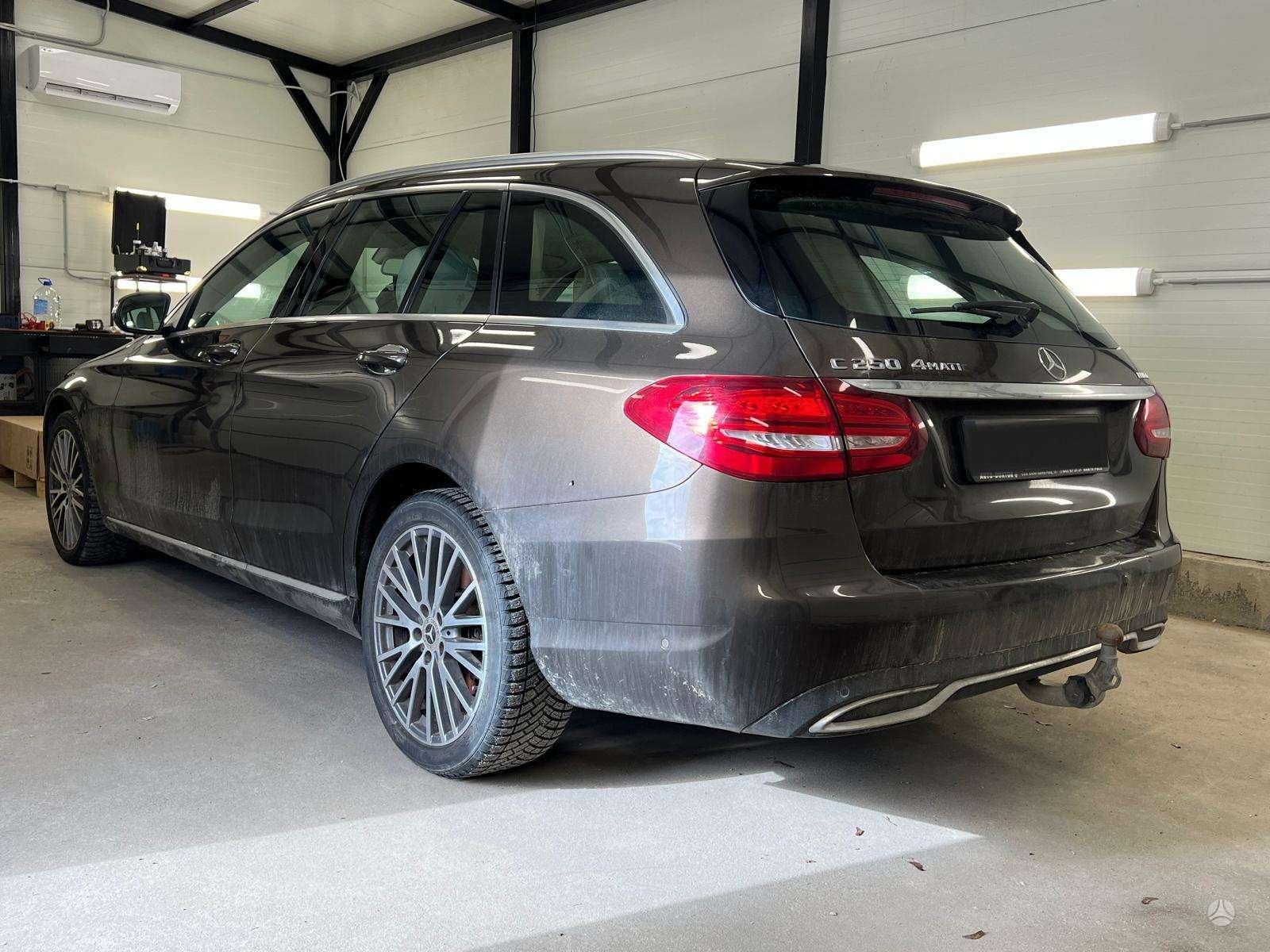 Mercedes-Benz C250