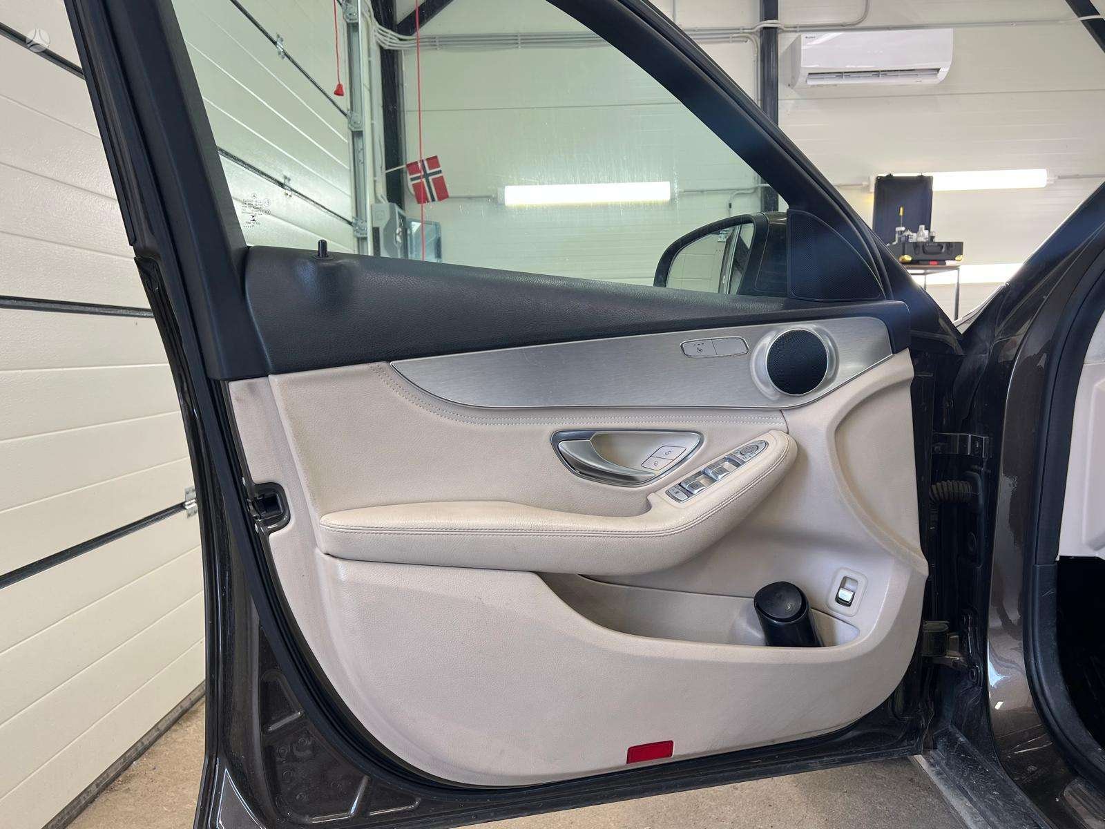 Mercedes-Benz C250